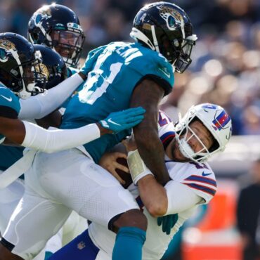 Brandon McManus has big leg, wily ways on kickoffs for Jags special teams